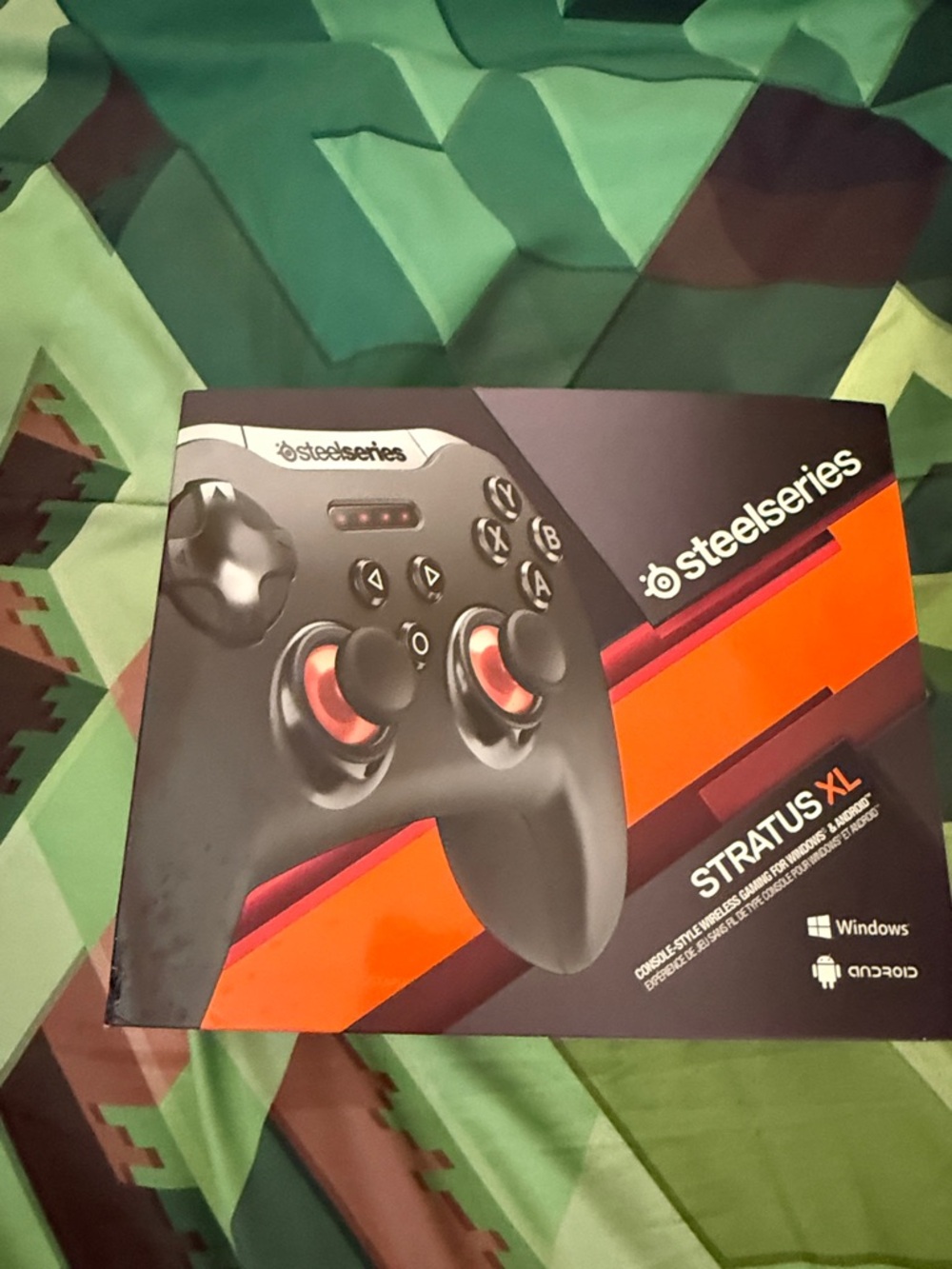 SteelSeries Stratus XL Wireless Controller - Black with Orange Accents